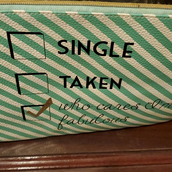 Clutch - Picture 3 of 3